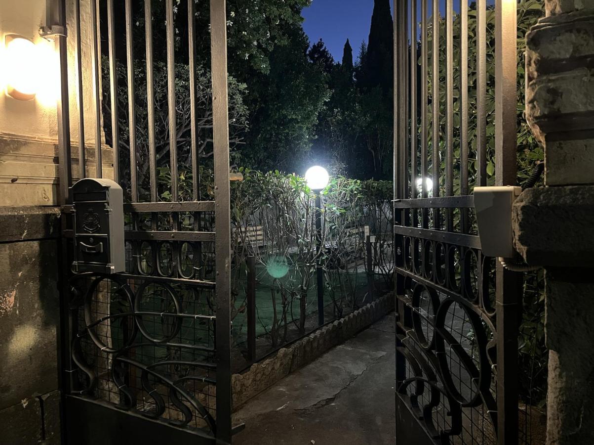 مبيت وإفطار كاتانيا Il Giardino E Gli Affreschi المظهر الخارجي الصورة
